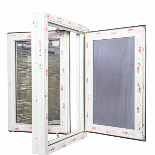 Wbus-2 3052- 26 X 26(R) CASEMENT WINDOW with SCREEN ATTACHED - RIGHT SWING