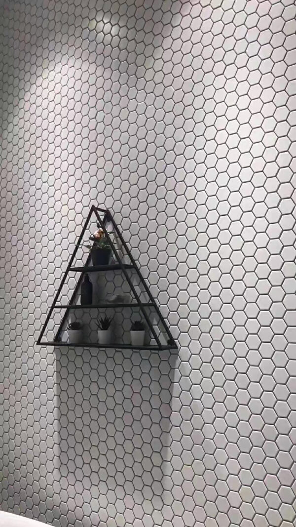 PM104 (515901) - WHITE HEXAGON MATT- 12 X 12 MOSAIC - Image 2